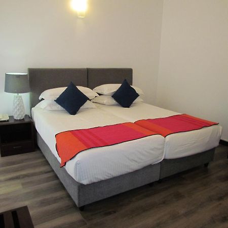 Kmc Villa Dehiwala-Mount Lavinia Екстериор снимка