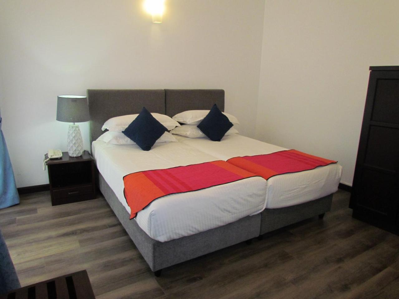 Kmc Villa Dehiwala-Mount Lavinia Екстериор снимка